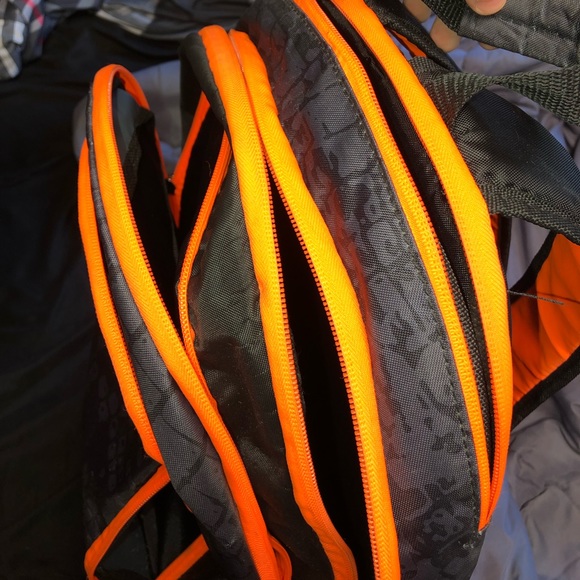 Back Pack - Picture 3 of 5